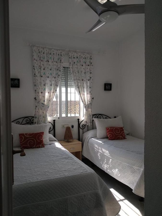 Apartamento vacacional máximo 4 personas Novo Sancti Petri Exterior foto