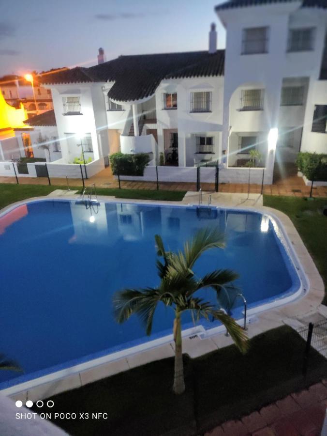Apartamento vacacional máximo 4 personas Novo Sancti Petri Exterior foto